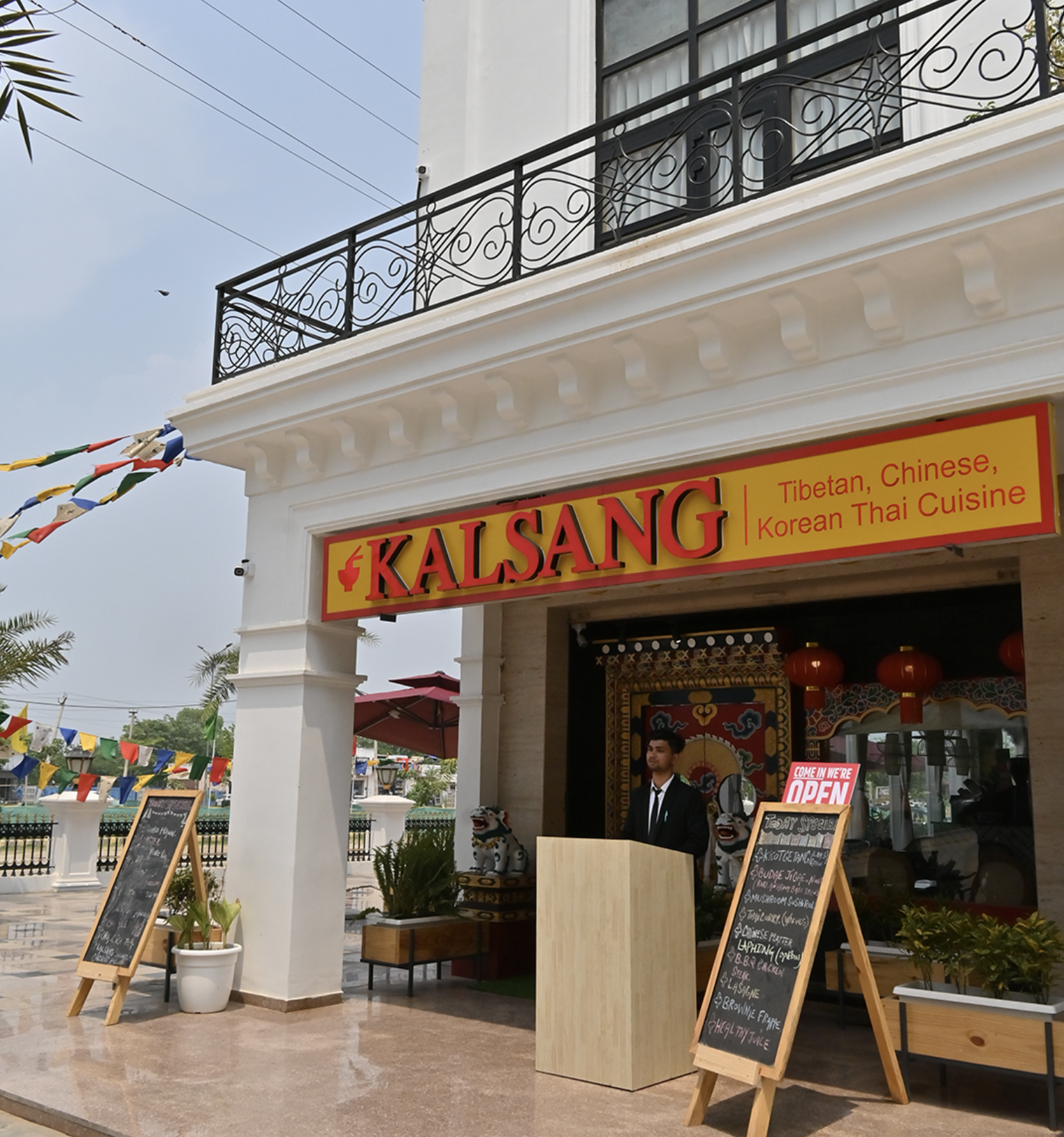 Kalsang Restaurant - Pet-Friendly Café in Faridabad