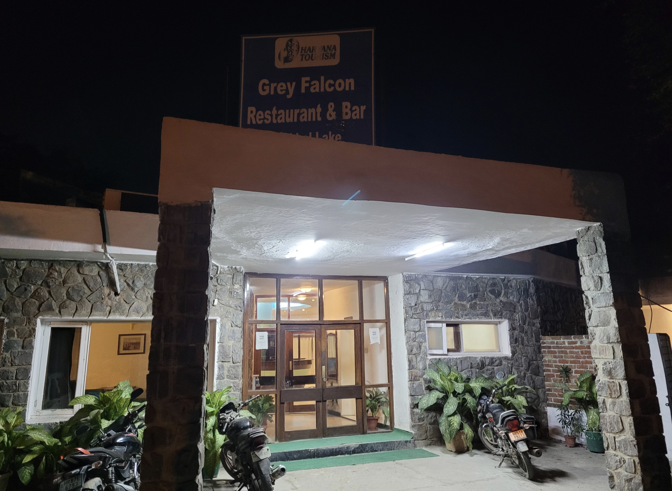 Grey Falcon - Pet-Friendly Café in Faridabad